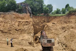 woman who collapsed in landslide not found after 8 days