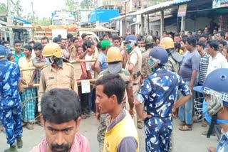 Local residents blocked the road to demand of electricity