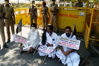 Admk mlas protest