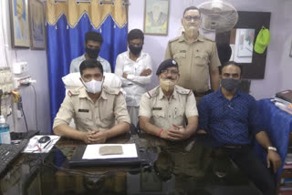 Two persons are arrested with 300 gm brown sugar