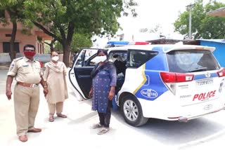 koheda police help to women