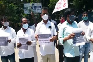 Barbers and Washerman protest at sundaraiah park