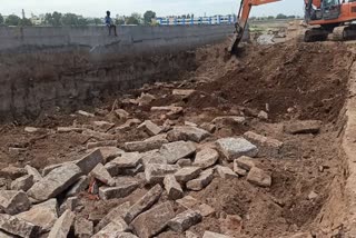 Vaigai River's Stairs Closed in soil 