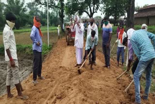 Villagers built road through contribution in Garhwa