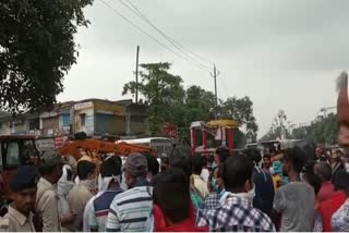 angry people protested with dead body over killing of student in Rohtas 