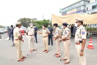 cp sajjanar observed the lock down in hyderabad