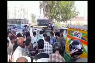 Bus crushes bike rider in Sahibabad area of Ghaziabad