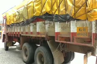 Ration rice seized at tenkasi  smuggling  to Kerala 