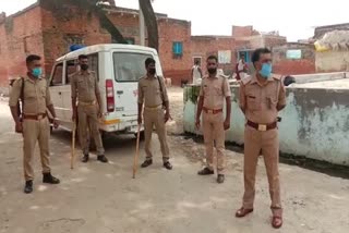 मौके पर पुलिस बल तैनात 