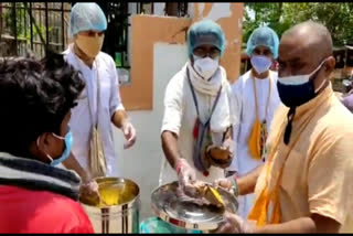  ISKCON providing food in Darbhanga 