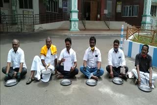 Barber workers beg for corona relief!