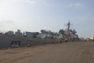 INS Shardul Indian Navy Repatriation Port of Bandar Abbas Indians Iran Operation Samudra Setu covid 19 coronavirus இந்திய கப்பற்படை ஈரான் சேது சமுத்திர