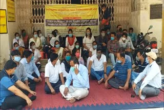 para health workers start indefinite strike in palamu