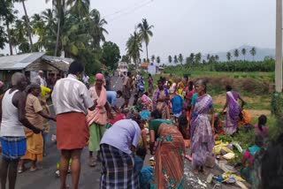 நூறு நாள் வேலைக்குச் சென்ற பெண்கள்: ஆட்டோ கவிழ்ந்து 18 பேர் காயம்!