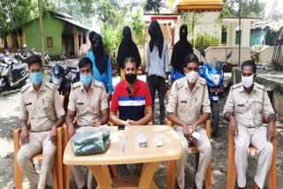 Four criminals arrested in road robbery case in dumka