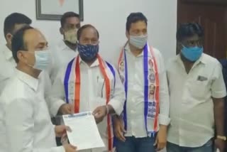 ఈటల రాజేందర్​ను కలిసిన శ్రీనివాస్​ గౌడ్​