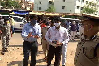 Collector Narayana Reddy inspected the implementation of the lock down