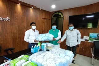 Gumla MLA provided Corona Warriors mask and sanitizer