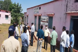 Mandsaur election officials conducted surprise inspection of polling booth