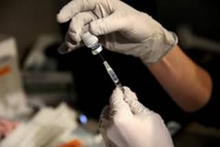 COVID-19: Vaccination for beneficiaries aged 18-44 fails to take off in Telangana Telangana COVID-19 Vaccination 18 മുതല്‍ 44 വയസ് വരെയുള്ളവര്‍ക്കുള്ള വാക്സിന്‍ വിതരണം ഇനിയും ആരംഭിക്കാതെ തെലങ്കാന വാക്സിന്‍ വിതരണം തെലങ്കാന