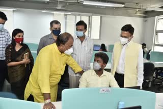   hospital Reality Check by minister arvind limbavali