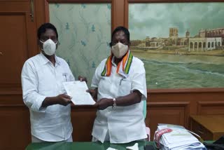Puducherry AIADMK leader Anpalagan petitions the Chief Minister
