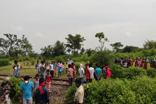 body found of young man on railway track in dumka