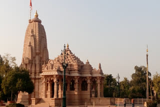 pak-court-allows-construction-of-krishna-temple