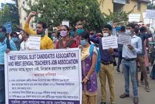 demanding recruitment of teachers in classes IX to XII