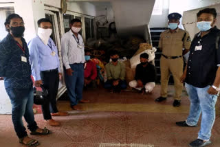 illegally moving ration rice caught by police in secunderabad