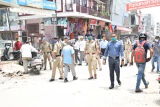 rudrapur market inspection in lockdown