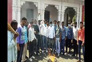 Sanjay Raut effigy burnt