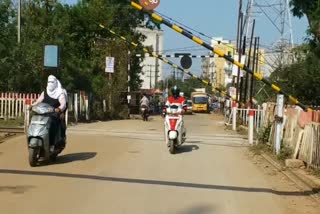 Railway gate will remain closed