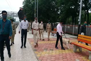 Dog Squad Team of Gwalior conducted search campaign