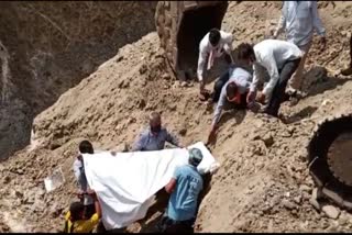 four laborers buried in soil laborers buried in soil shajapur shajapur bijankhedi village under construction well கிணறு தோண்டிய நான்கு தொழிலாளர்கள் உயிரிழப்பு மத்தியப்பிரதேசம்