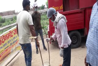 sanitizing was done with the help of fire brigade in Containment Zone in bhojpur