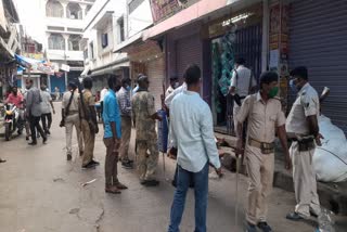 four shop seal due to not follow the corona guidelines in Bettiah