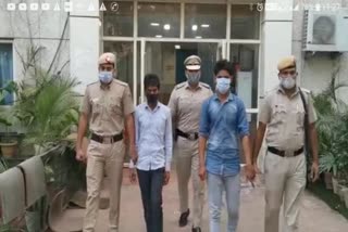 Delhi police arrested illegal liquor smuggler in Rajouri Garden