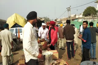 Kheer distribution at singhu border