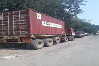 18 wheeler lorry that went up the hill without permission: Police seize it!