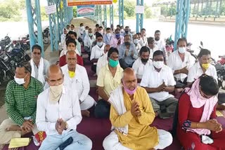 workers recited Hanumanchalisa 