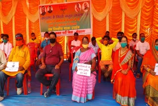 BJP protests against female violence in Lohardaga