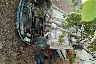 Four people injured road accident