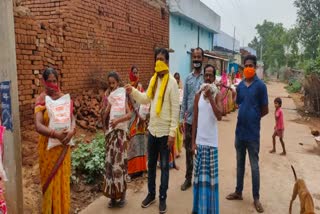 Giridih MP distributed ration in Dhanbad