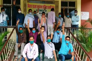 Health contract workers are conduct a symbolic strike in Nalanda