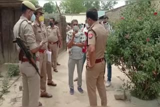 मौके पर मौजूद पुलिस