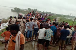 Pipra-Piparasi embankment continues erosion