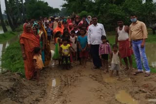 villagers protest Regarding road demand in bhojpur