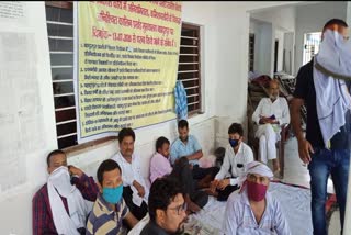 Panchayat committee members protest in Bahadurpur block of Darbhanga