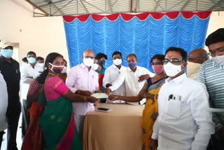 kalyana lakshmi cheques distribution, mla korukanti chandar  